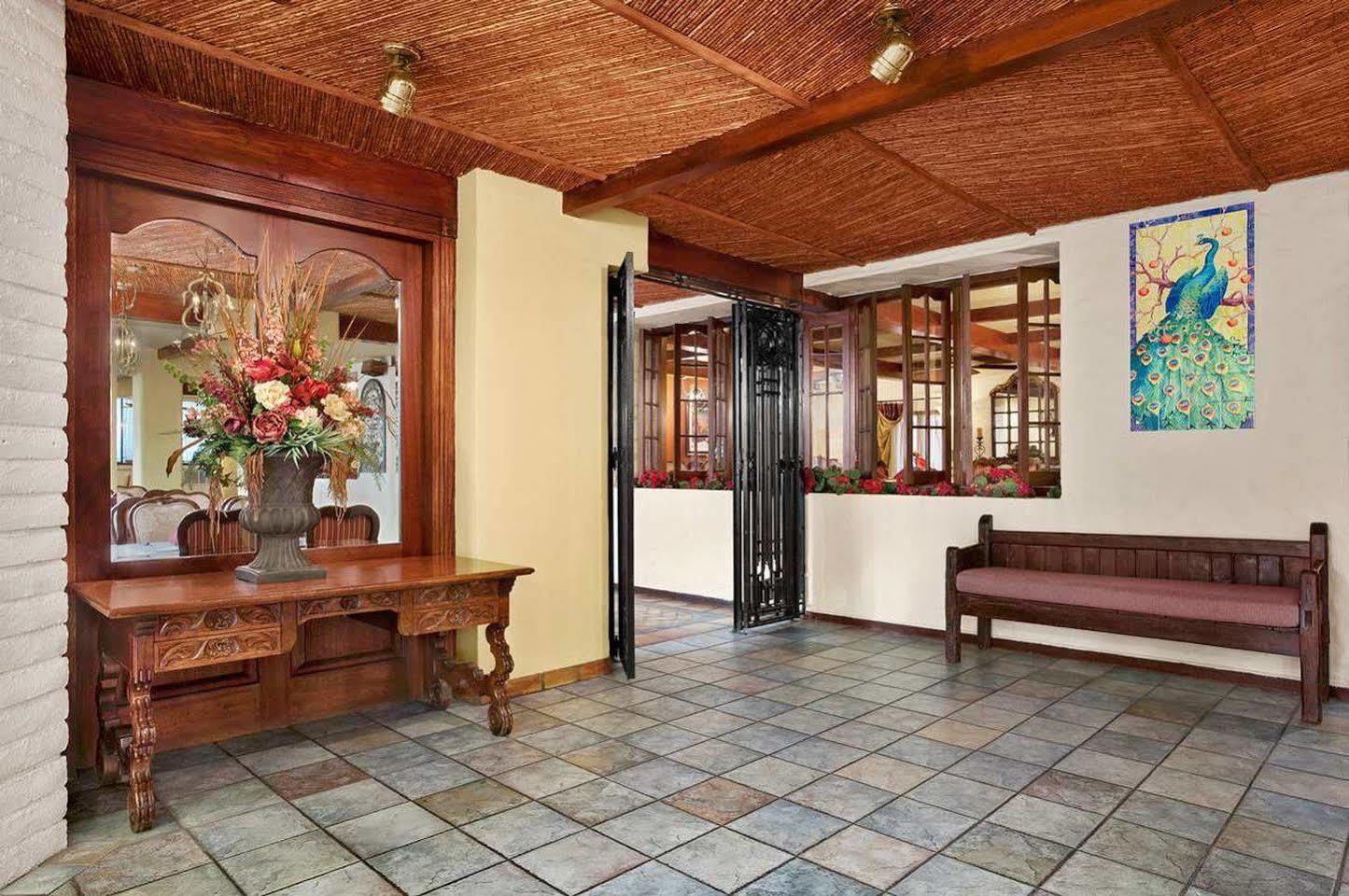 Embassy Suites By Hilton Arcadia-Pasadena Area Экстерьер фото